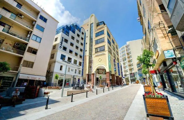 Spacious Apartment Steps To The Promenade Sliema 0*,
