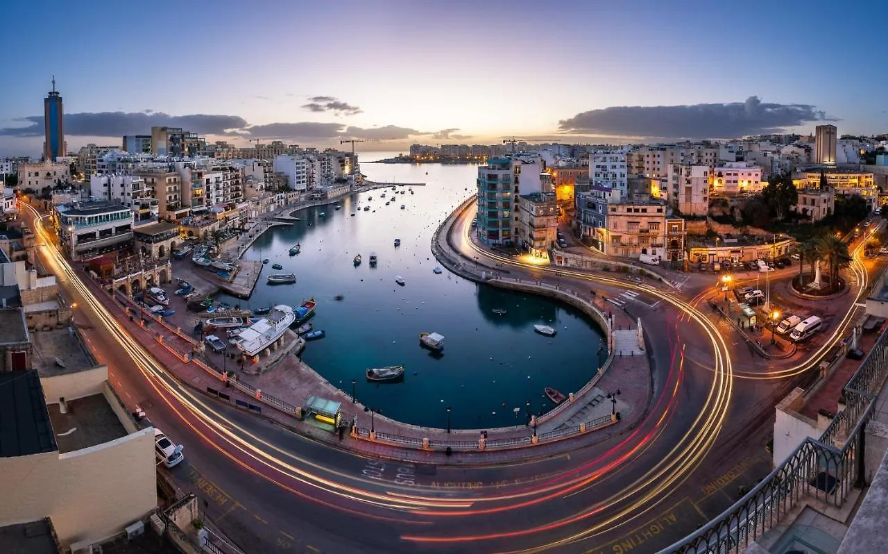 Spacious Apartment Steps To The Promenade Sliema 0*,  Malta