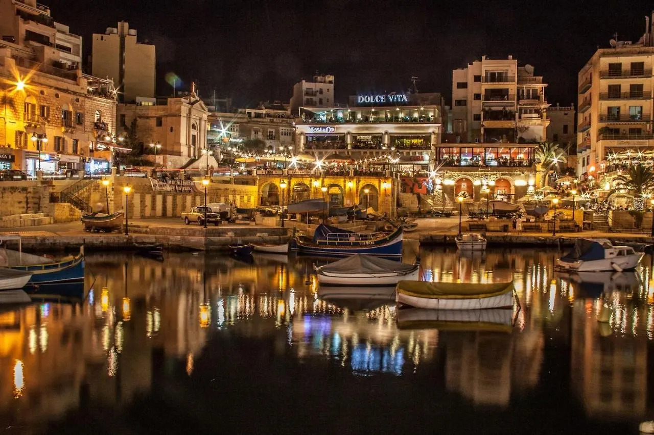 Spacious Apartment Steps To The Promenade Sliema 0*,  Malta