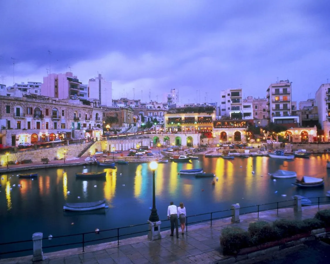 Spacious Apartment Steps To The Promenade Sliema