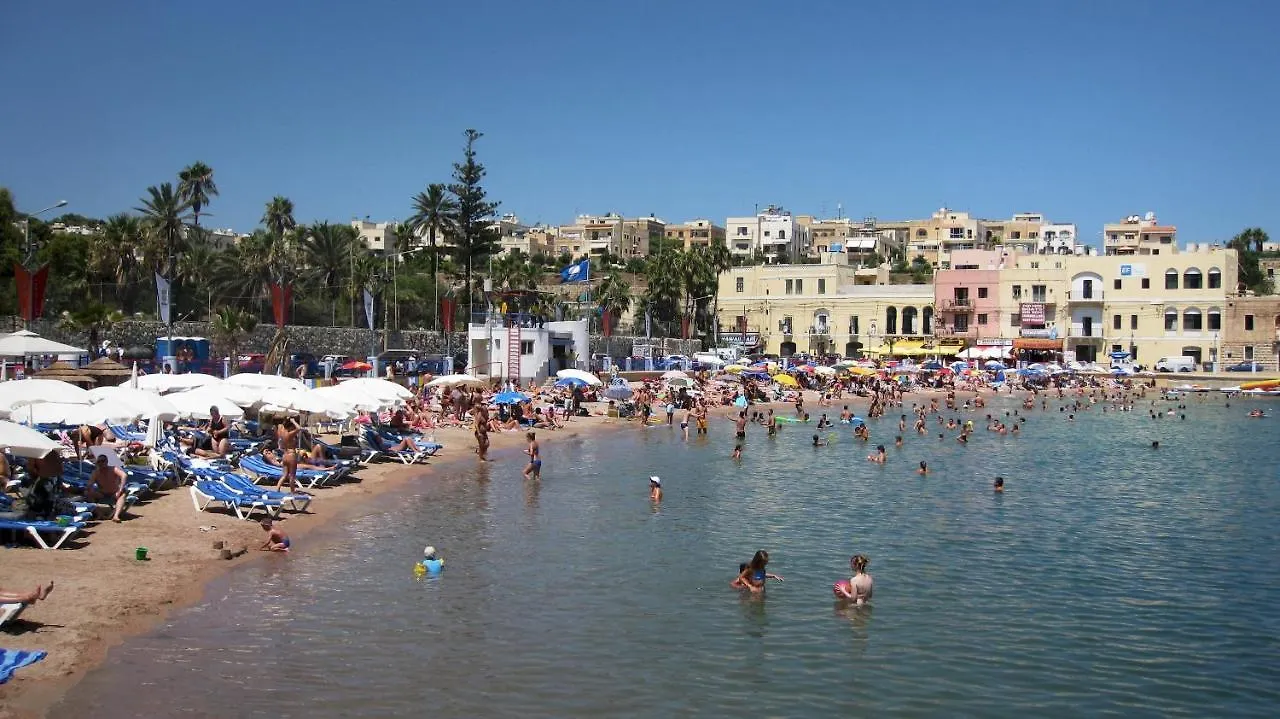 Spacious Apartment Steps To The Promenade Sliema Malta