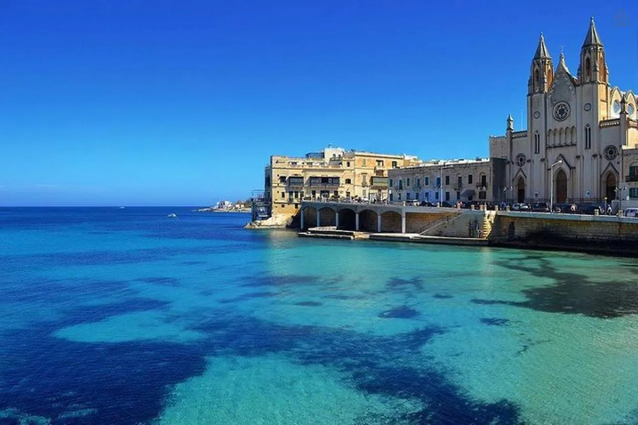 Spacious Apartment Steps To The Promenade Sliema 0*,