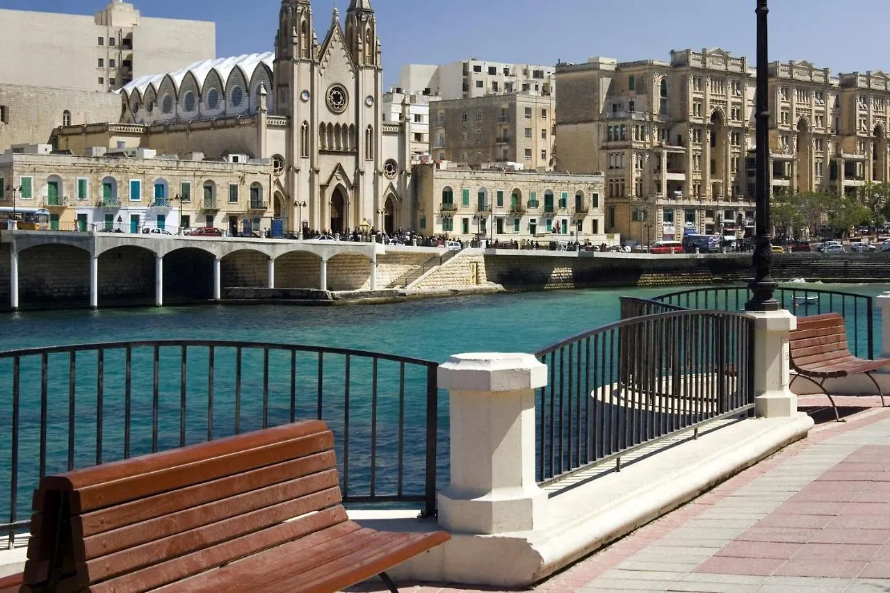 Spacious Apartment Steps To The Promenade Sliema